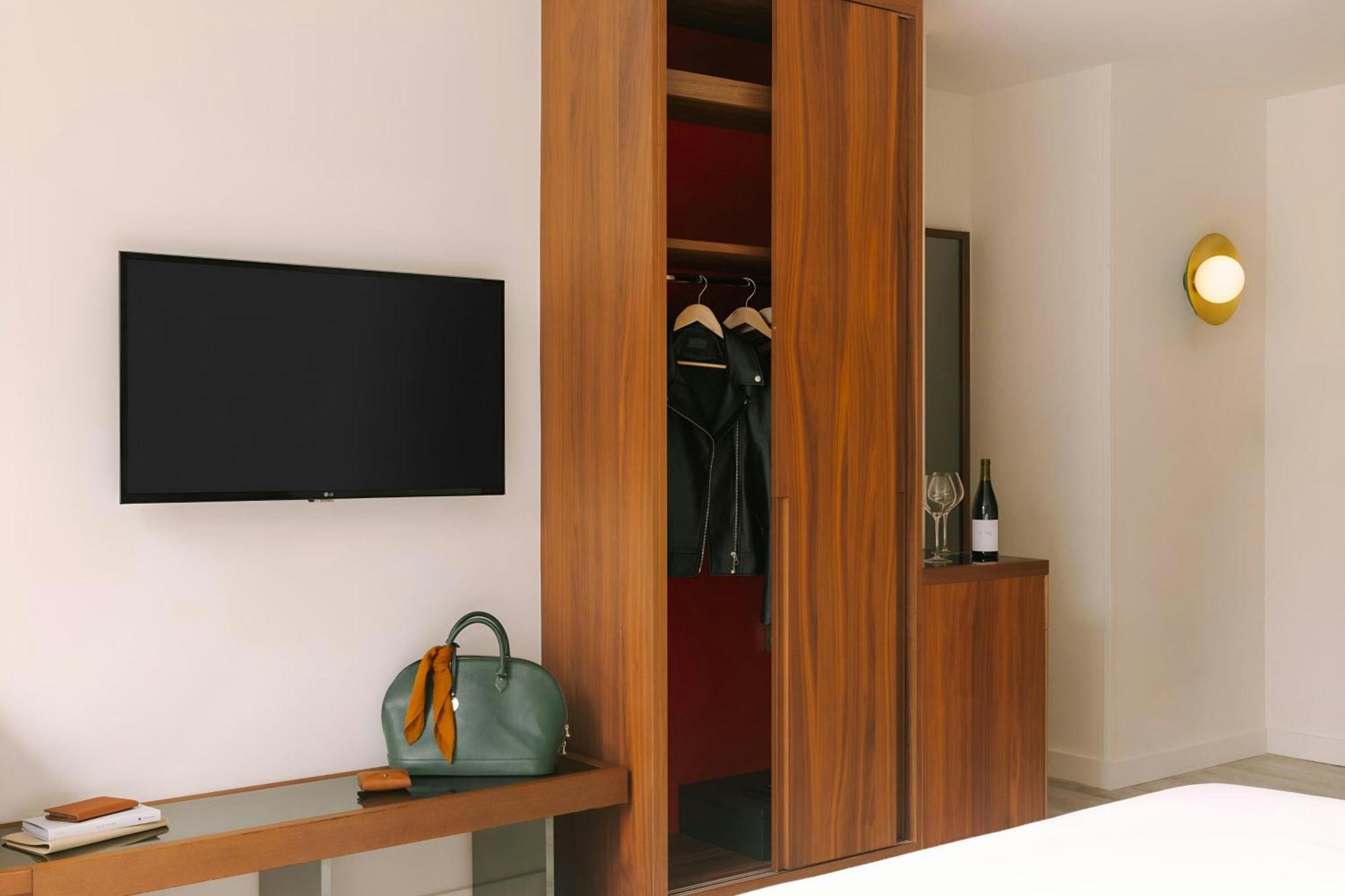 Hotel Sonder Henri On 24